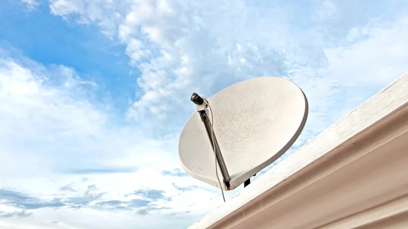 A Quick Guide on IPTV and Satellite TV